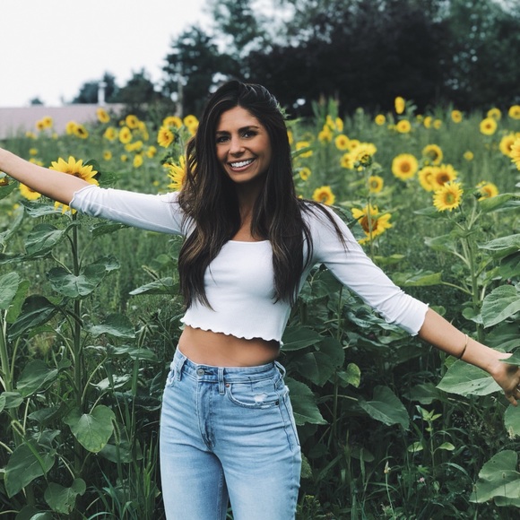 L E X I E - Picture 4 of 8